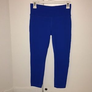 Blue cropped leggings